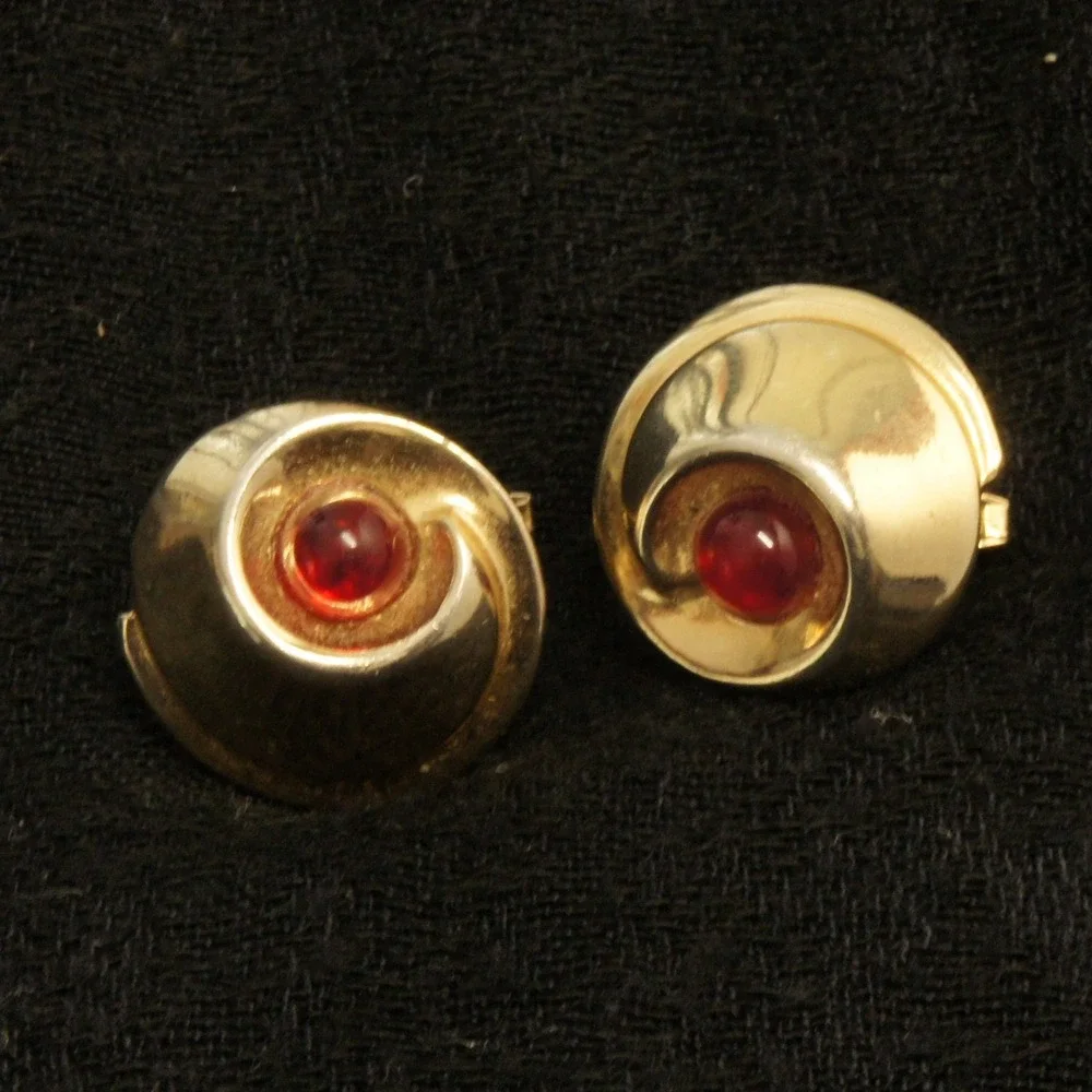 Vintage Foster Cufflinks Gold Tone Red Cabochon Swirl MCM Atomic Pair